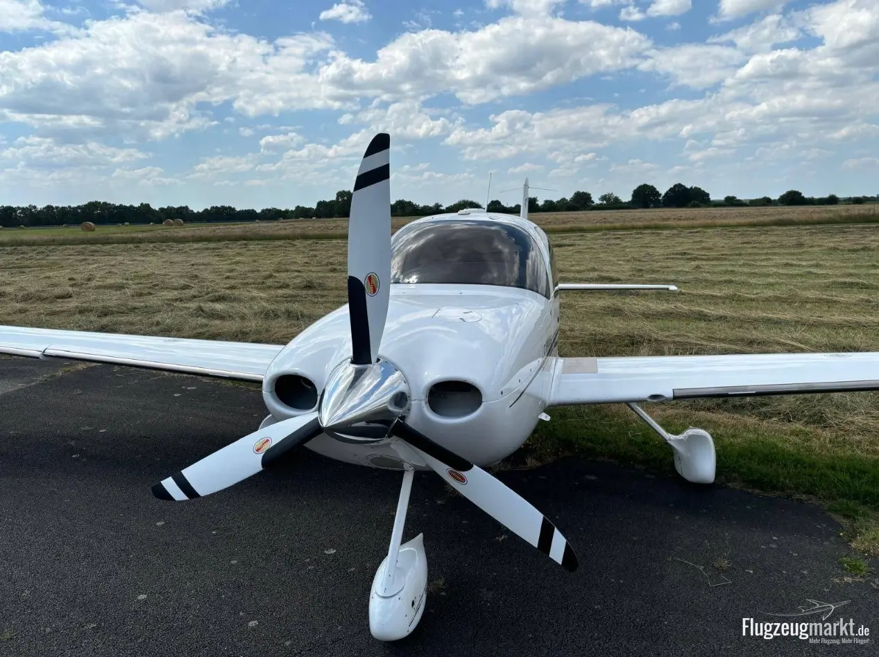 Cirrus SR22 G2
